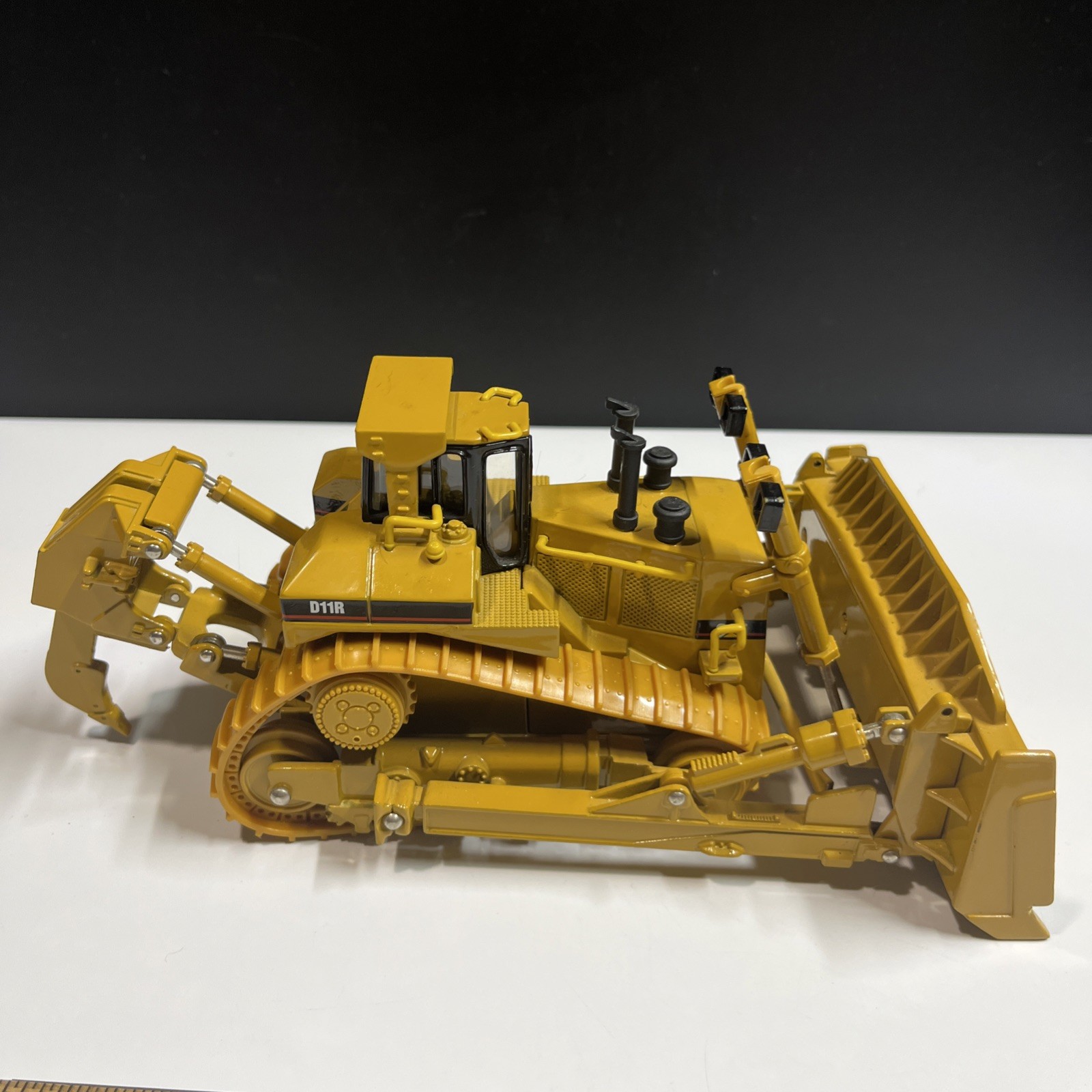 1:50 Scale Cat D11R CD Carrydozer Track-Type Tractor by Norscott 4357 RARE HTF