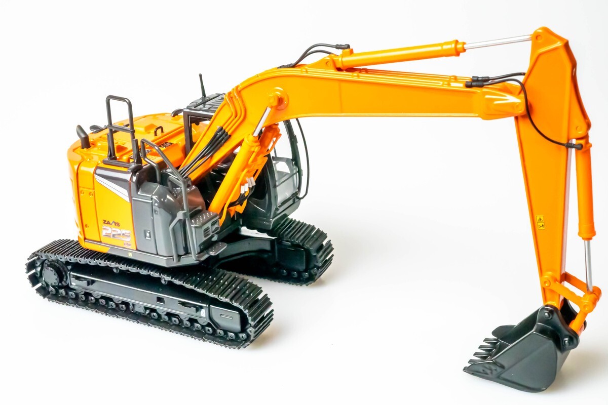 Hitachi ZX225US-7 1/50 Construction Machinery Miniature Model Excavator Car New