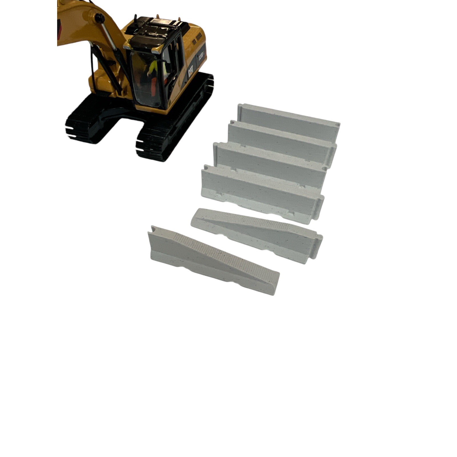 Set of 8 – New Jersy Style Traffic Barriers 1/87 scale