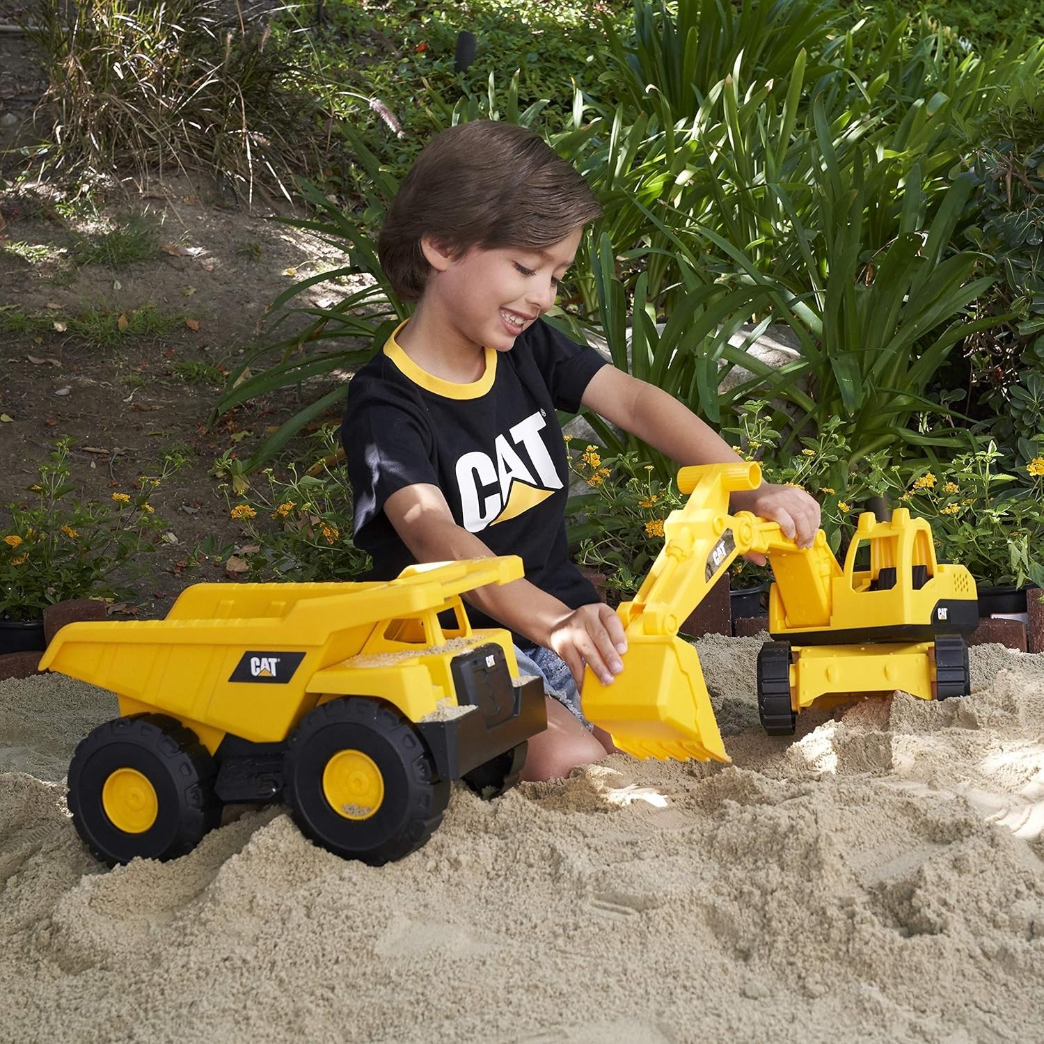 CAT Construction Tough Rigs 15&Prime; Dump Truck & Excavator 2-Pack for Creative Play