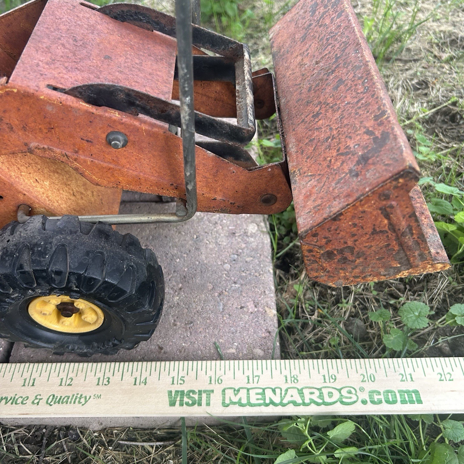 Vintage TONKA LOADER MIGHTY TURBO-DIESEL XMB-975 FRONT END BUCKET LOADER