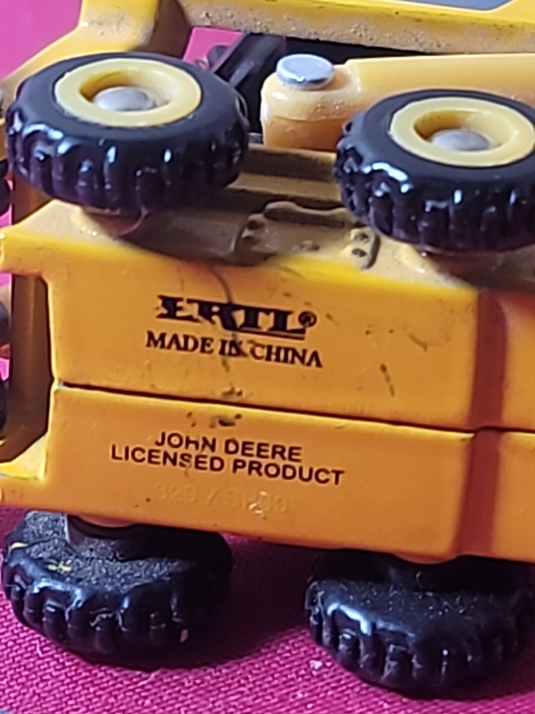 Ertl 1/64 John Deere 320D Skid Steer Model Loader