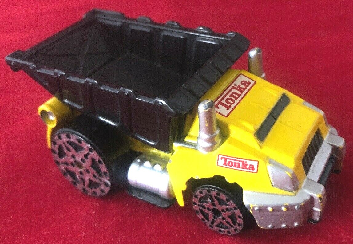 2005 MAISTO TONKA YELLOW 2 3/4&Prime; MOD WHEELS DIECAST HASBRO DUMP TRUCK