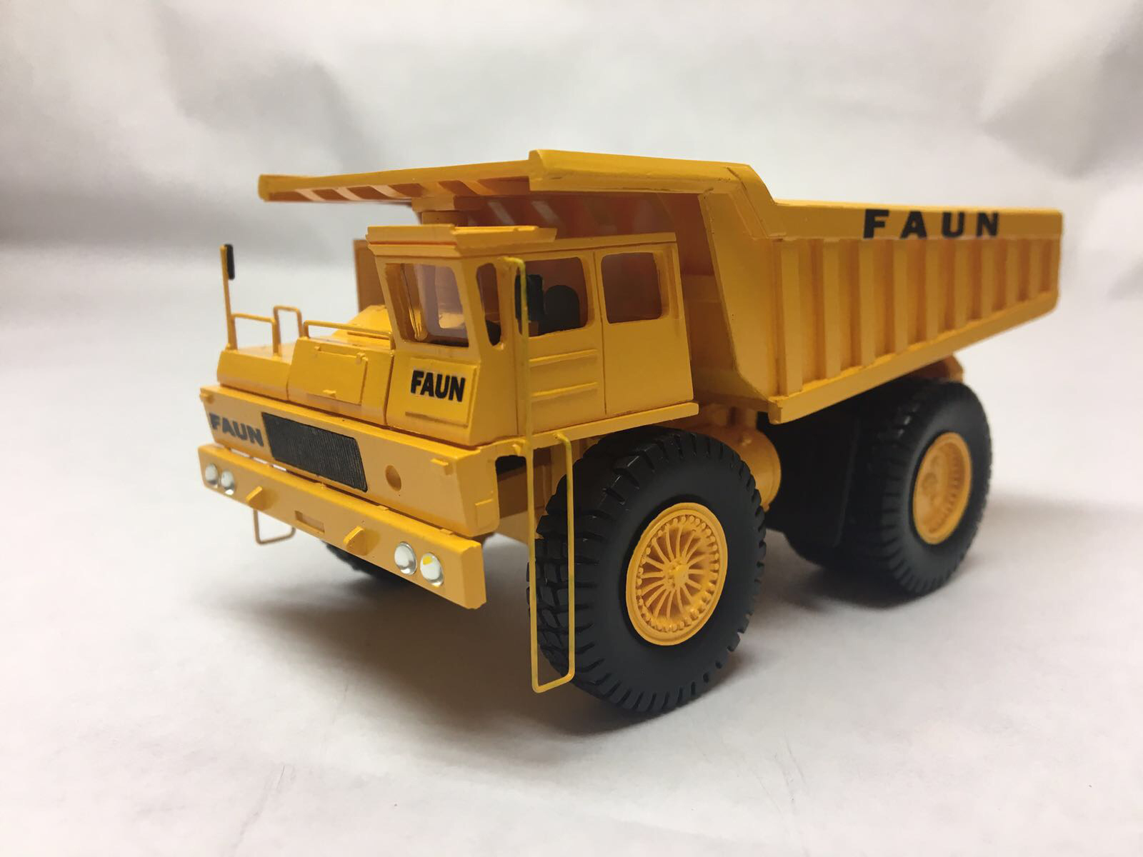 HO 1/87 Faun K80/W 4×2 Dump Truck – Ready Made Resin Model by Fankit Models