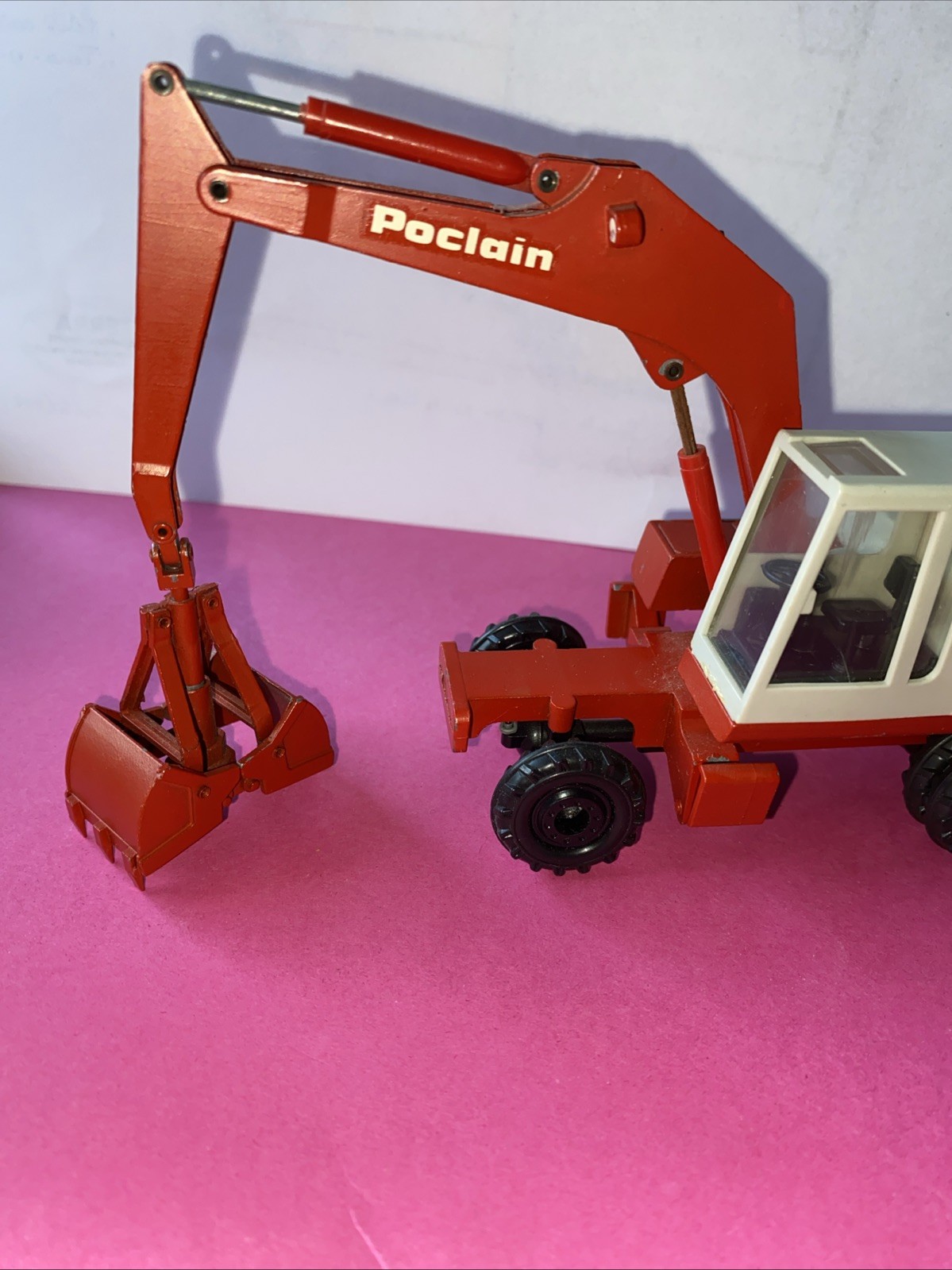 AR210 POCLAIN 1/50 METAL HYDRAULIC EXCAVATOR 90P – Gescha