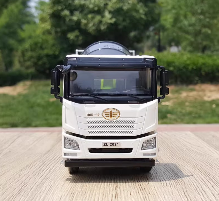 1:38 26CM ZOOMLION JH6 8X4 Mixer Construction Machine Equipment Diecast Model
