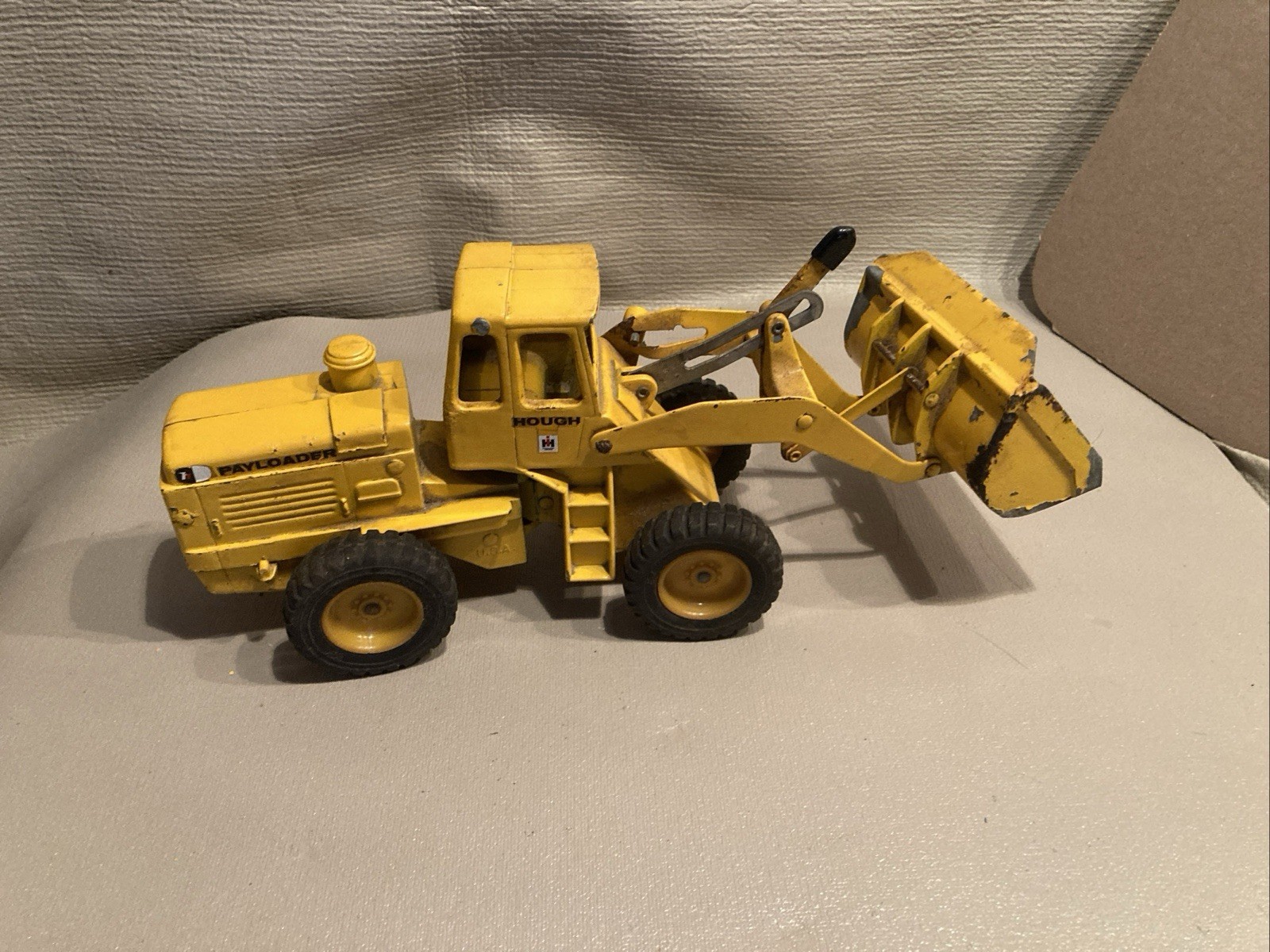 Ertl International Harvester Hough Payloader – Die Cast
