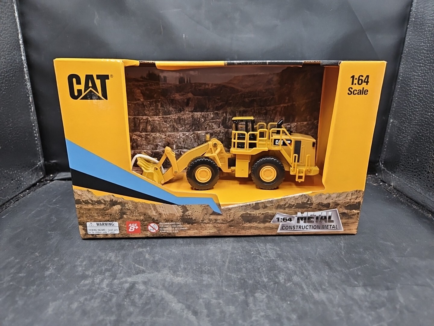 CAT Caterpillar 988H Wheel Loader 1:64 Diecast Model – Diecast Masters – 85698B