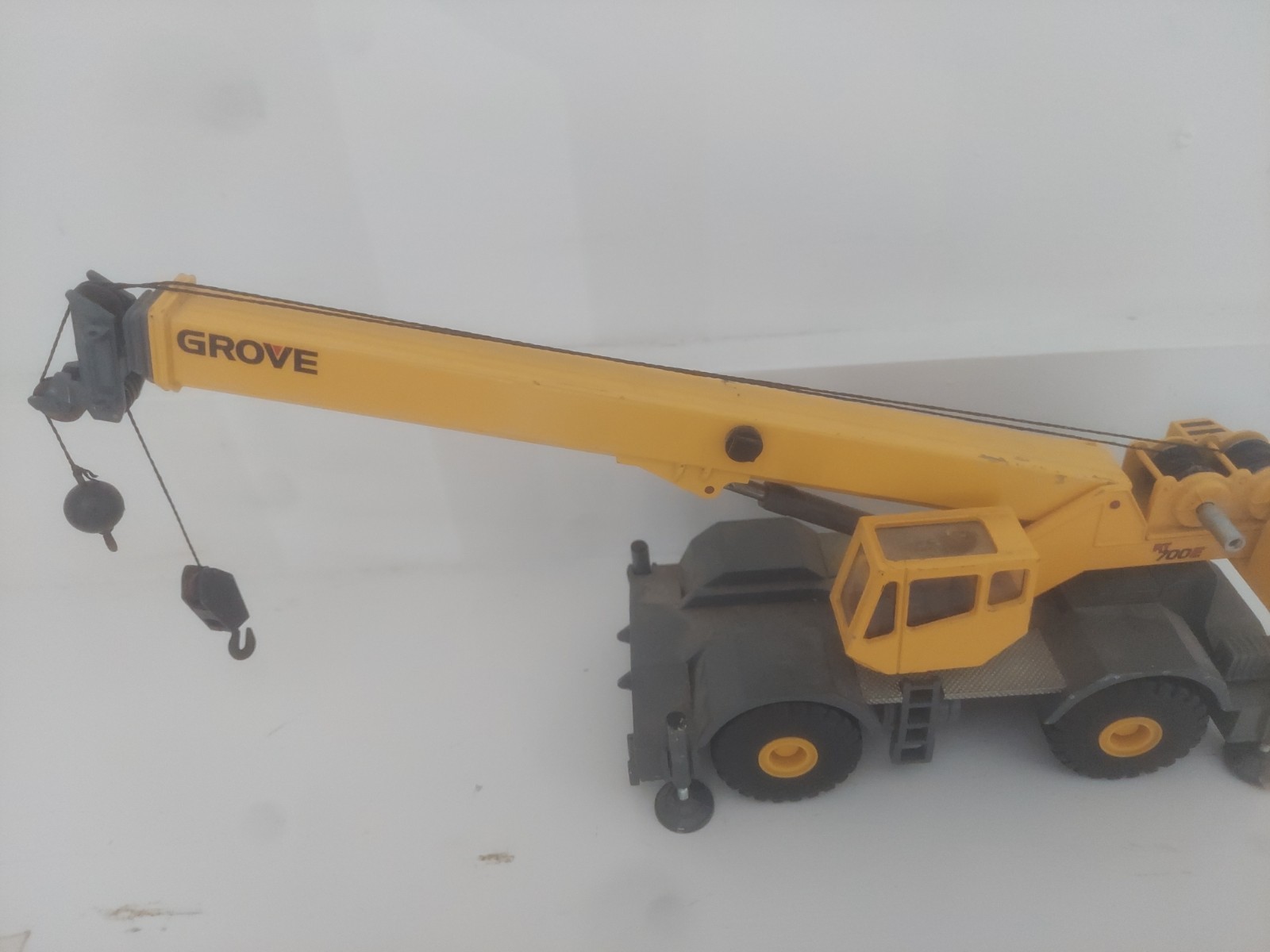 NZG Grove RT700E Crane Limited Edition #530 1:87 Scale Read Description
