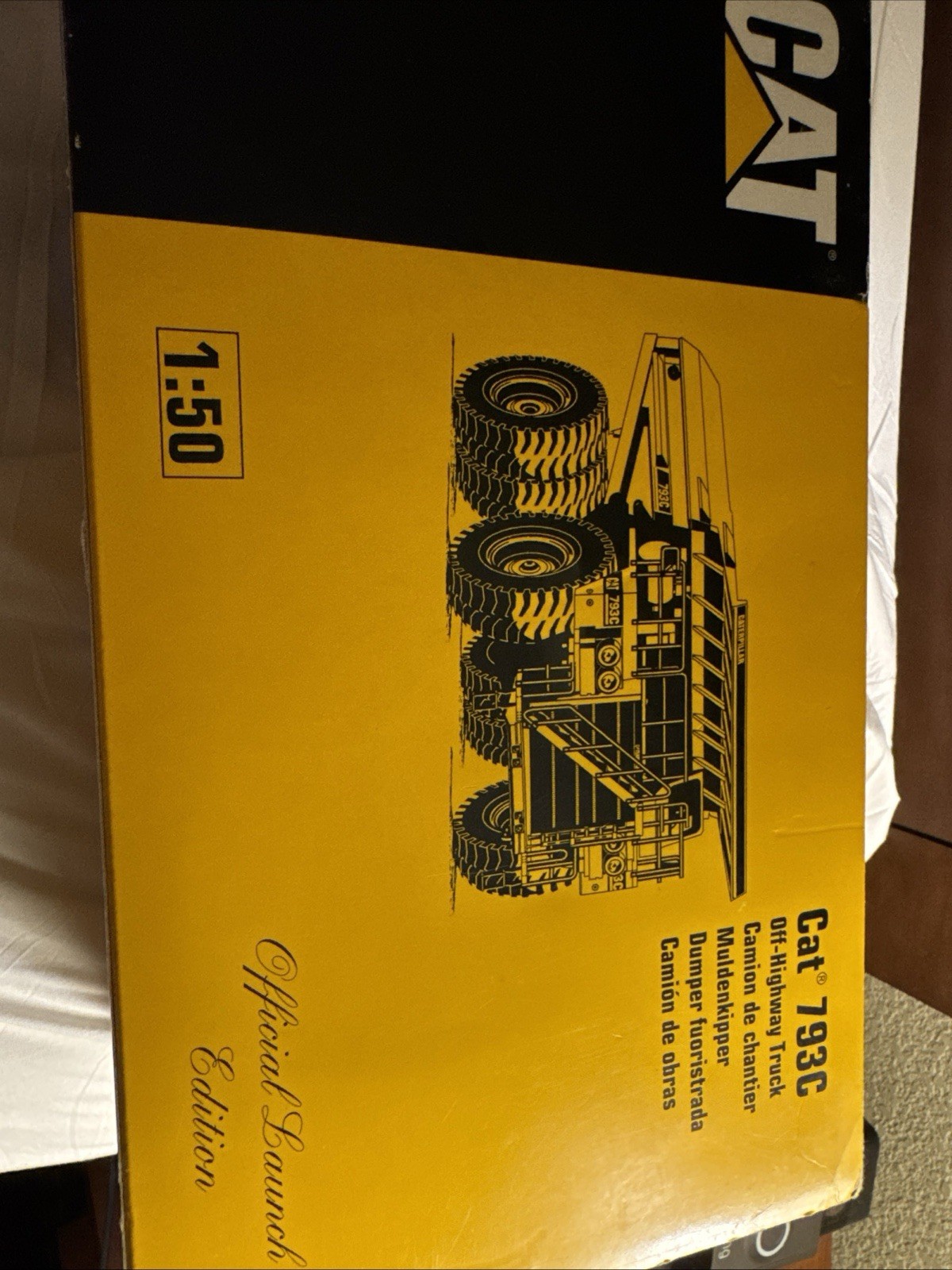 NZG CAT/Caterpillar 793C Off-Highway Truck Official