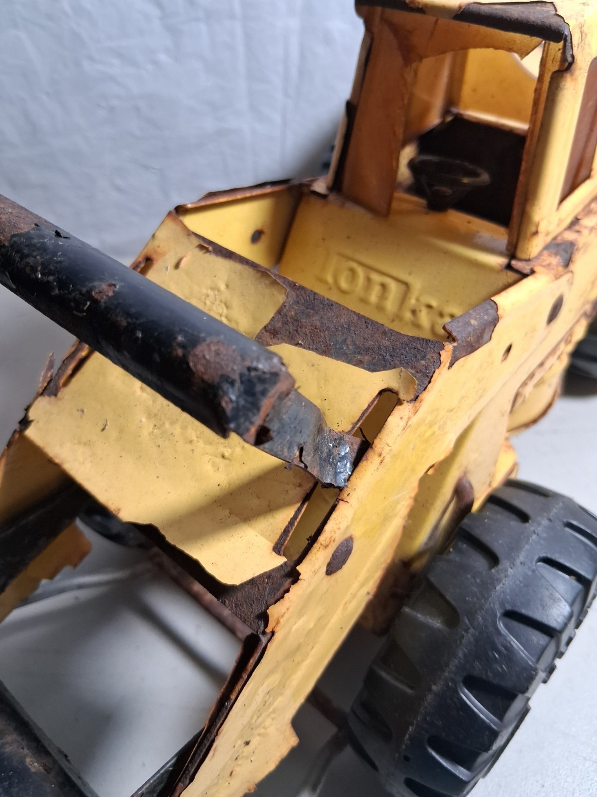 Vintage Tonka Pressed Steel Loader – Fixer Upper / Restoration Project – As Is