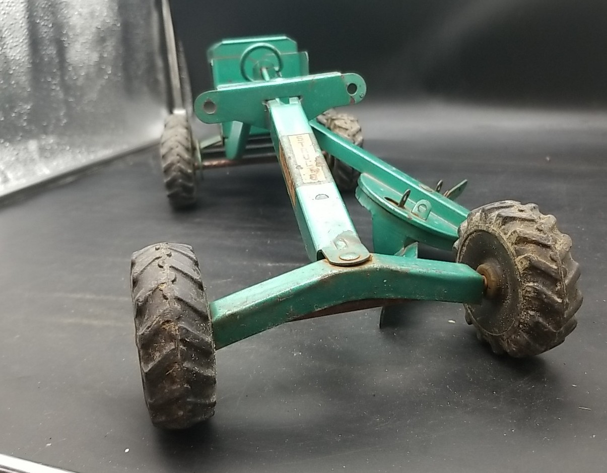 1950s Structo Road Grader Green w/ Blade & Engine Missing Stack & Blade Holders