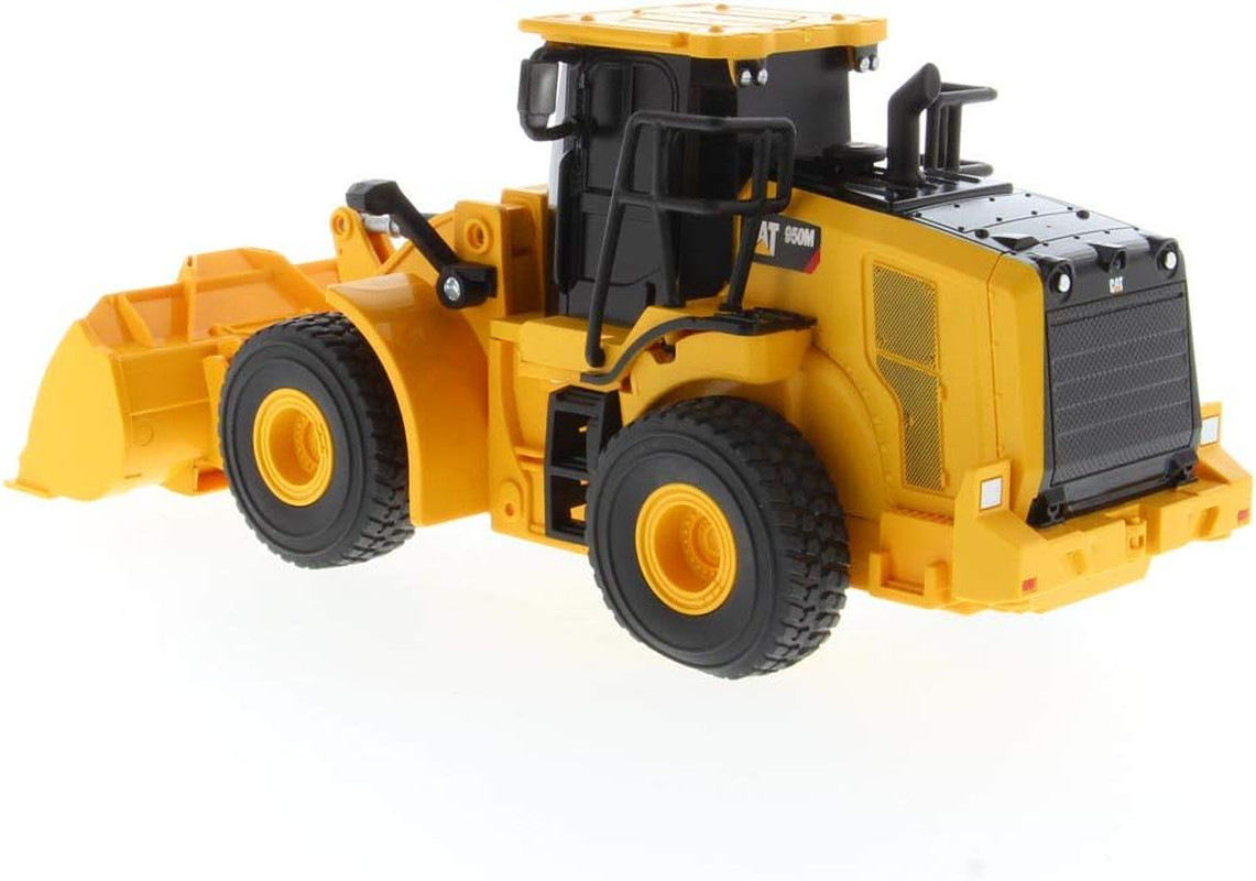 1:35 Caterpillar Radio Control 950M Wheel Loader – Diecast Masters – 23003