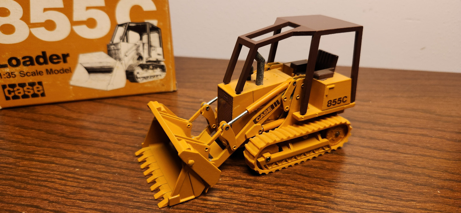 NZG Case 855C Loader 1:35 w/box
