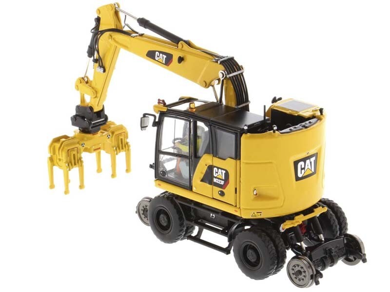 Caterpillar M323F Railroad Excavator 1:50 Diecast Model – Diecast Masters 85661