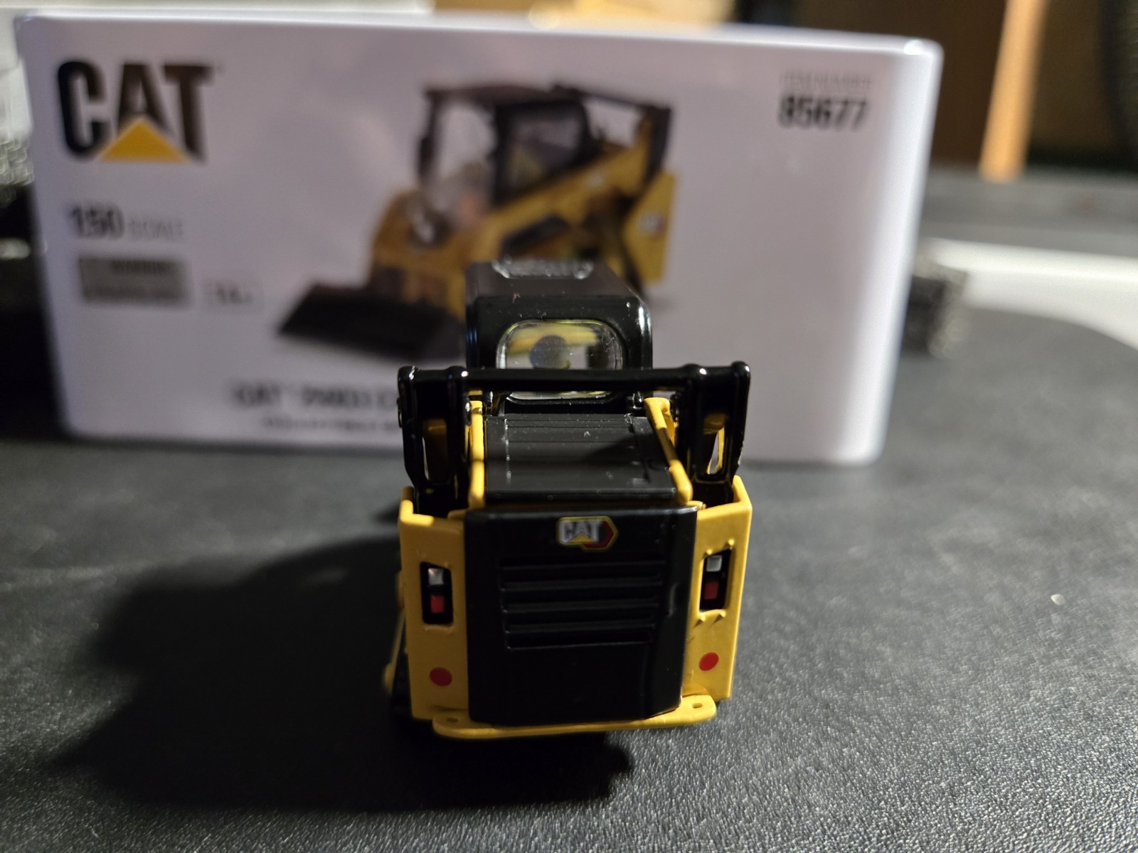 Diecast Masters 1/50 CAT 259D3 Compact Track Loader w/ accessories 85677