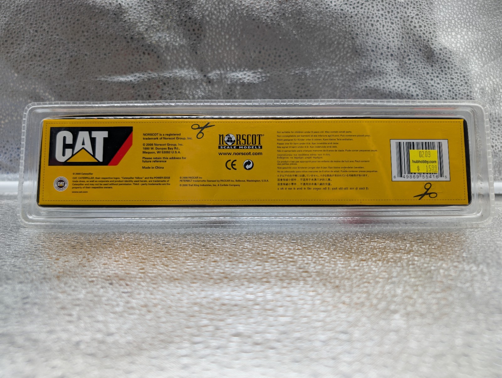 Norscot 1:87 (HO Scale) Peterbilt 389 with Trail King Lowboy & CAT D5M Dozer