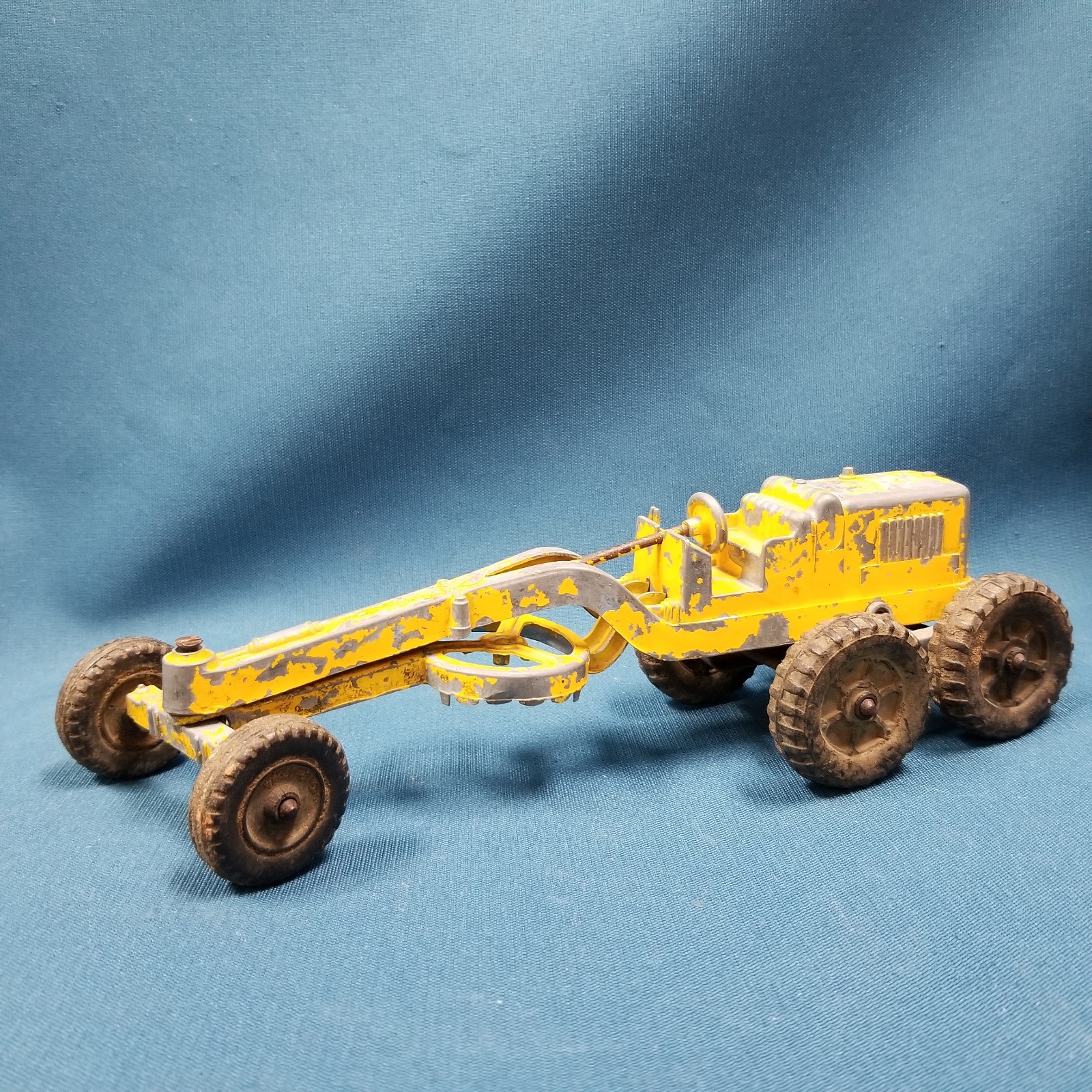 VTG 10&Prime; Hubley Kiddie Toy USA #481 Articulated Road Grader – As Is Lancaster PA