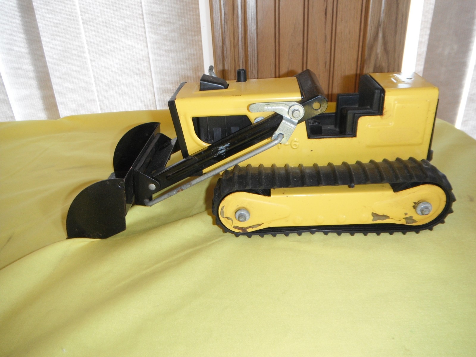 Vintage TONKA T-6 Front end Loader Excavator 1970s YELLOW Steel Bulldozer Digger
