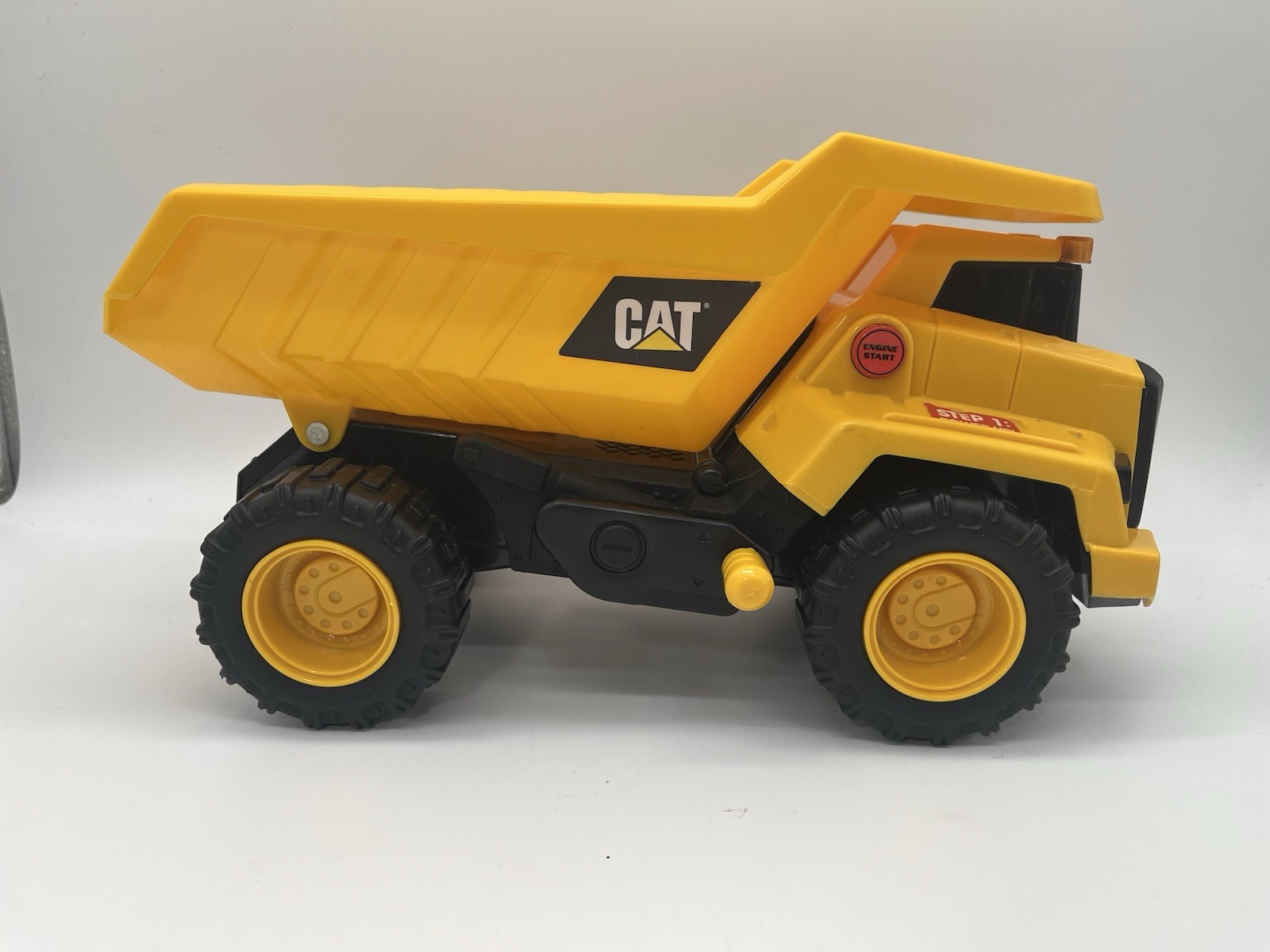 Construction Toys, Power Haulers Dump Truck, Realistic Lights and Sounds EUC