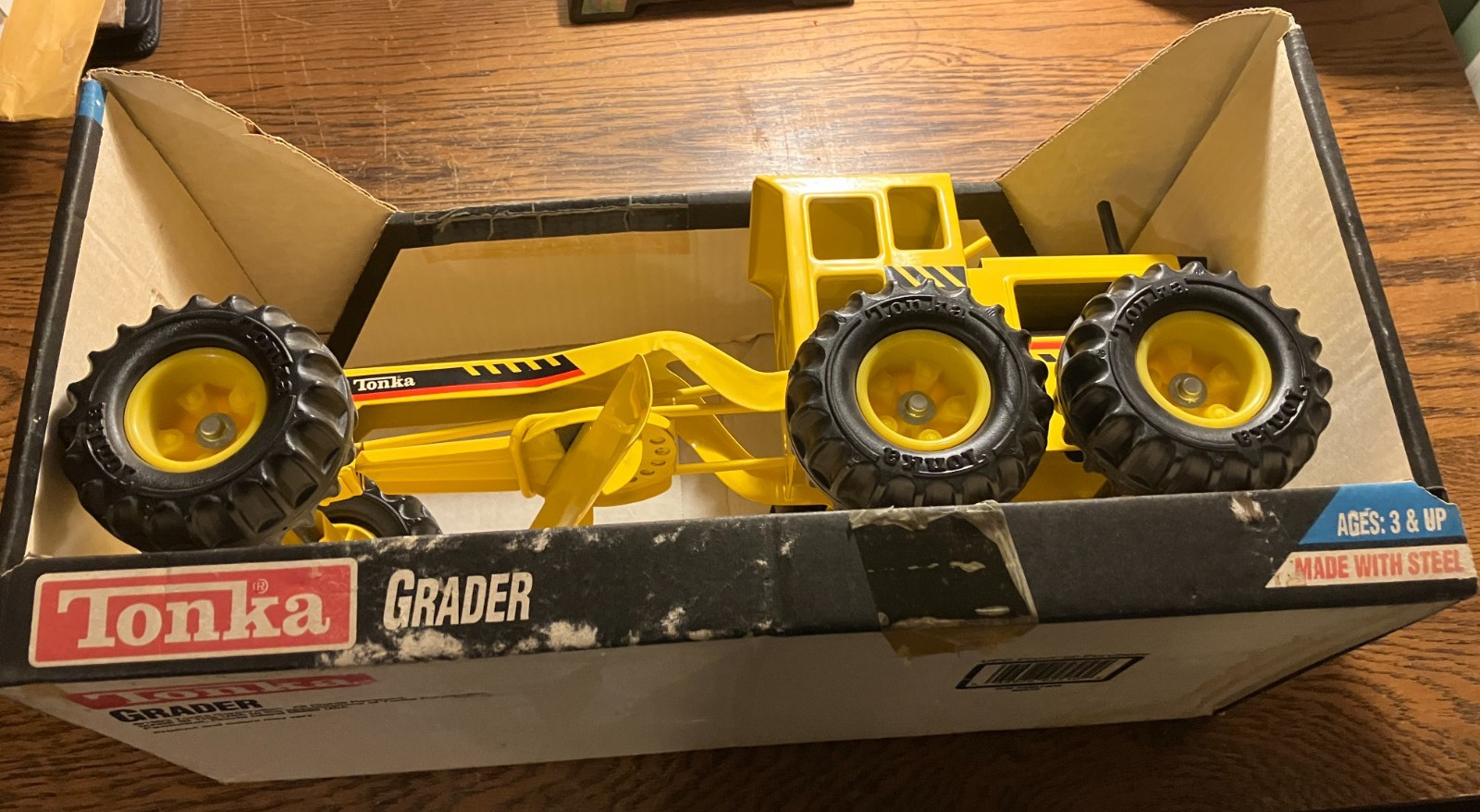 new old stock Tonka grader 92510 made in USA 1993 17&Prime; long in its original box