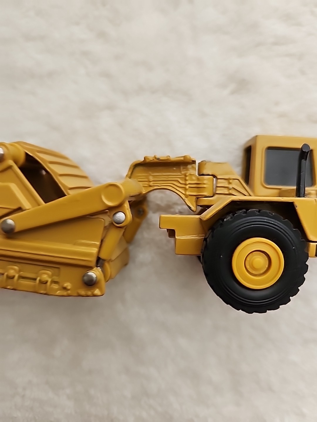 Caterpillar Cat 613G Elevating Scraper – 1:50 Scale Model #2777GX