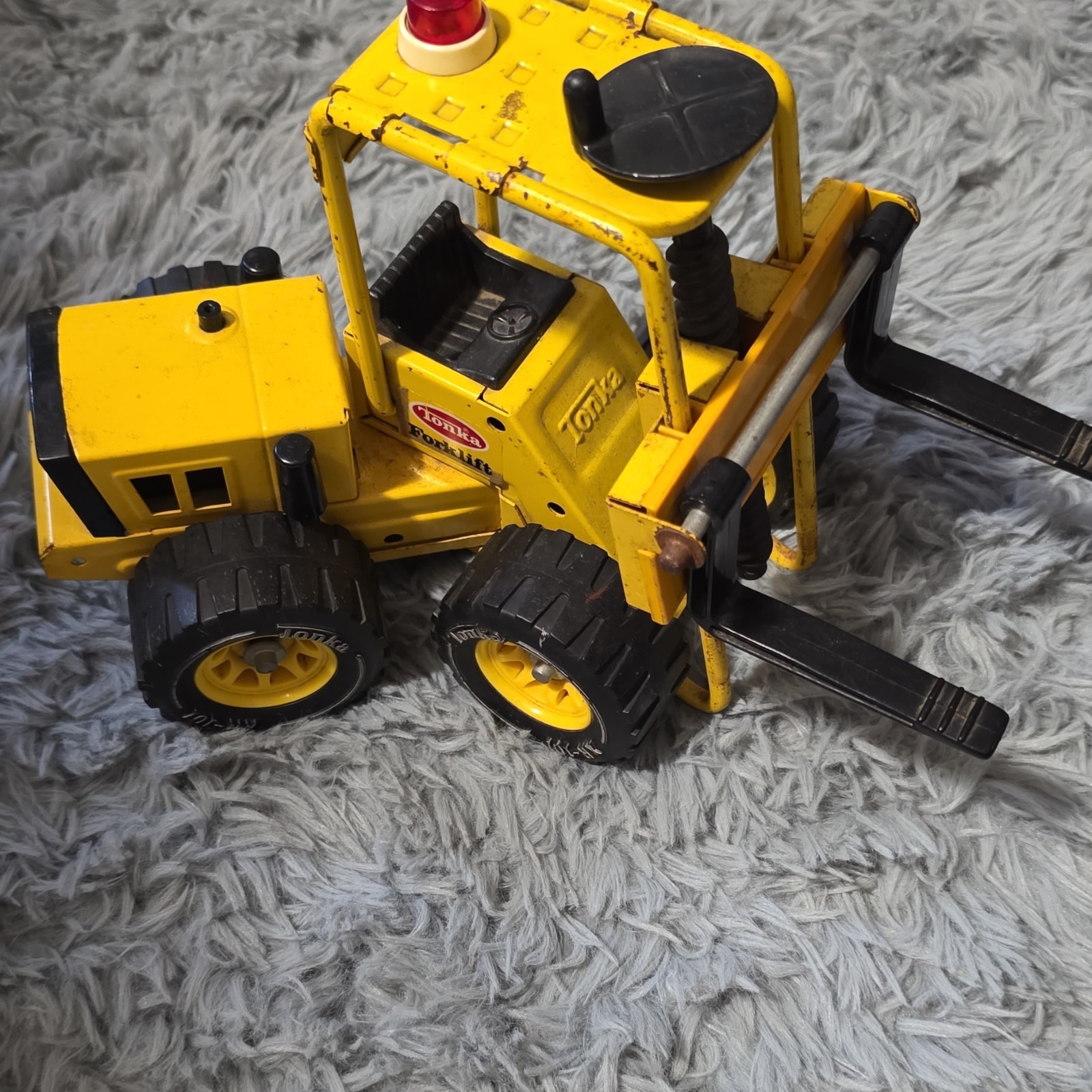 Tonka Diecast Forklift Construction Vehicle Toy Yellow Black Red
