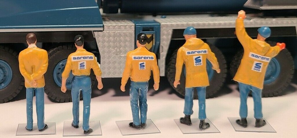 1/50 SARENS GEN II Construction Figures (5) – authentic colors and decals!