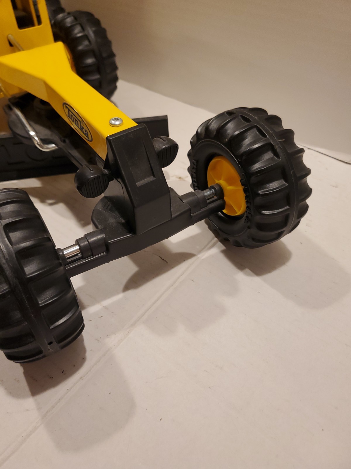 Vintage 1999 Tonka Pressed Steel Road Grader Tractor Toy (Lightly Used)