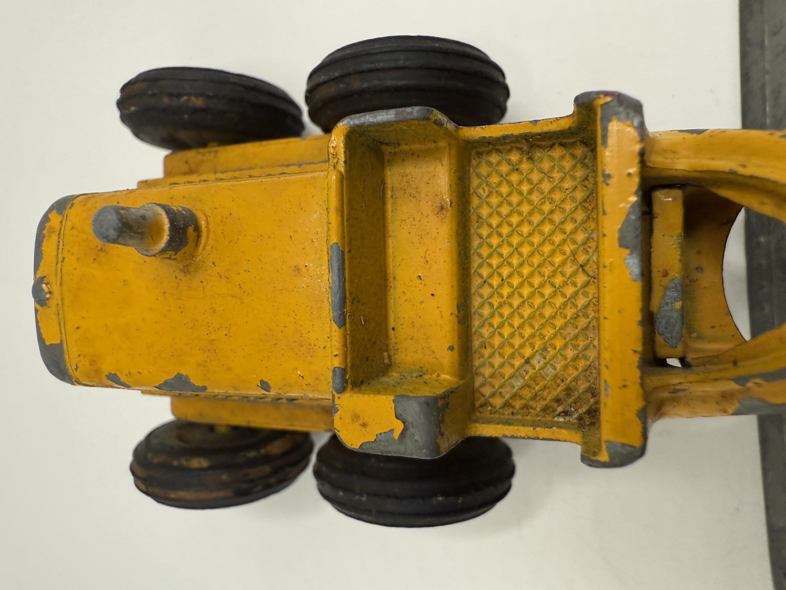 VINTAGE TOOTSIETOY CATERPILLAR ROAD GRADER