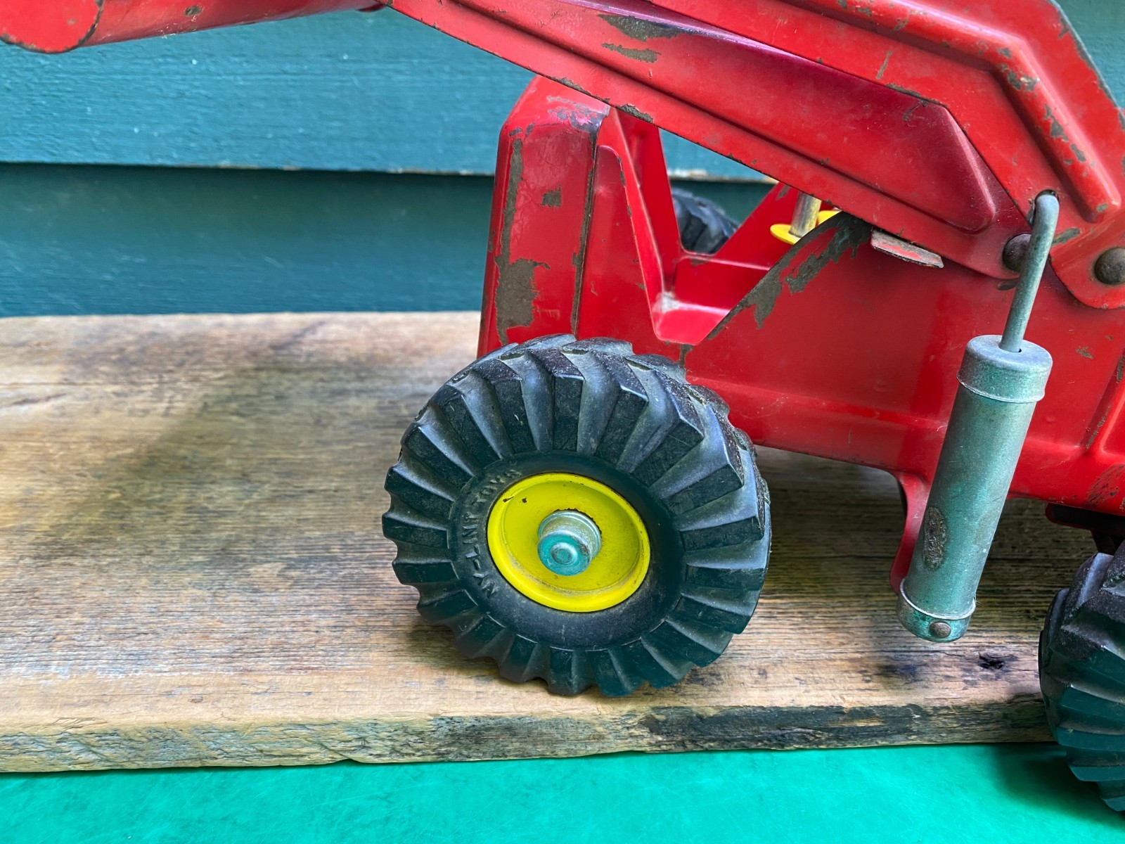 Vintage Nylint Toys Pressed Steel HOUGH Payloader Front End Loader Toy 1950&rsquo;s