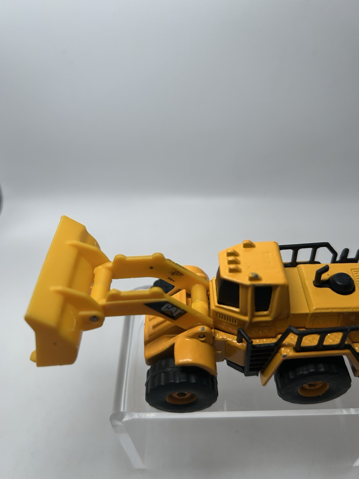 CAT Bulldozer 2019 Metal Body – Arm & Scoop Plastic