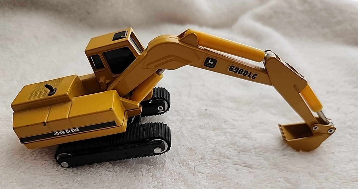 Ertl #579 John Deere 690DLC Excavator Diecast