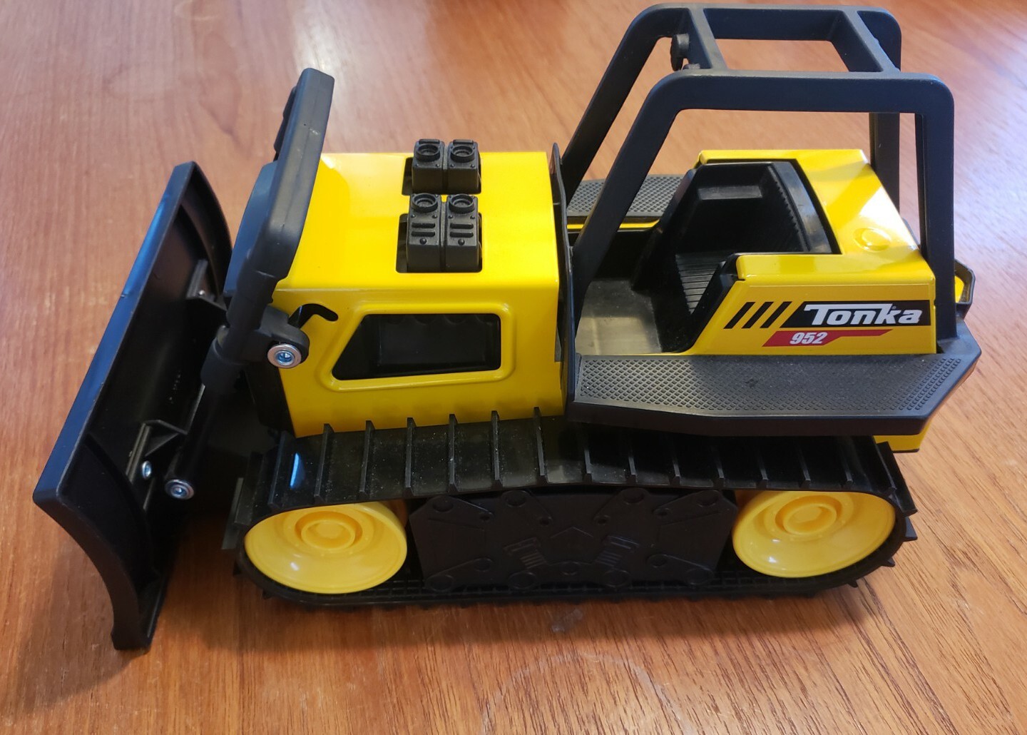 Tonka Classic Bulldozer 952 Metal & Plastic 2020 Excellent Condition