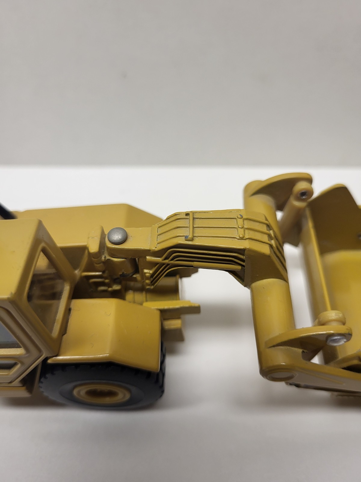 CAT 611 Wheel Tractor Scraper Truck Diecast Construction Toy Norscot Collectible