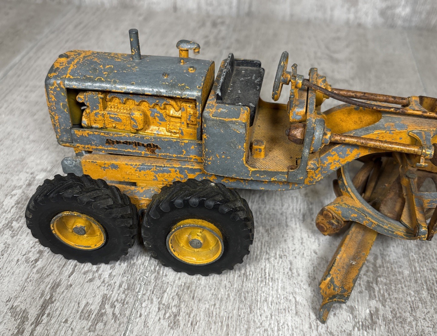 Vintage Ertl/Reuhl Caterpillar No. 12 Motor Road Grader Diecast For Parts/Repair