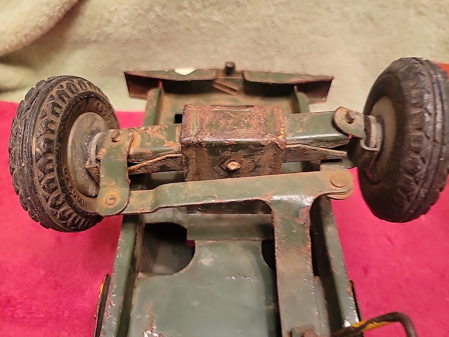 Doepke Model Toys Rossmoyne Euclid Bottom Dump Earth Mover Hauler Red 28&Prime; 1950s