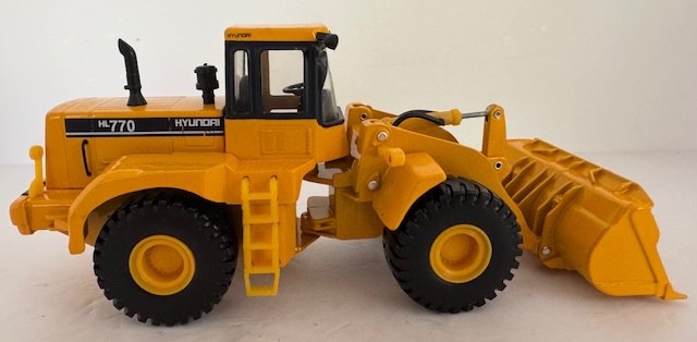 1:40 Hyundai HL770 Wheel Loader Diecast Model By Clover