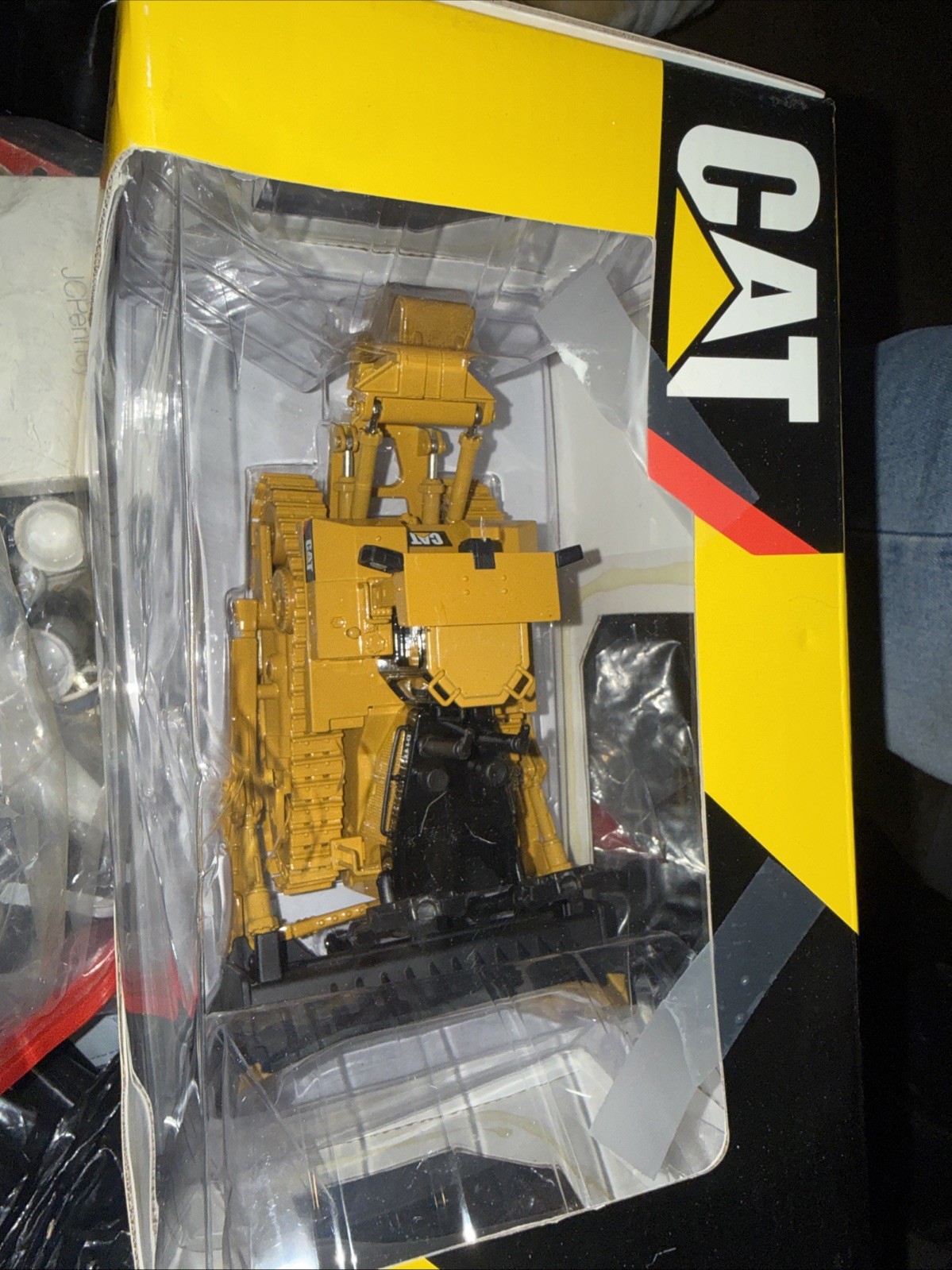Norscot CAT D11T Track-Type Tractor 55212 1:50 Diecast Model Metal Tracks NIB