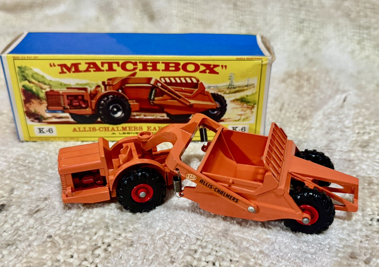 MATCHBOX K-6 ALLIS-CHALMERS EARTH SCRAPER