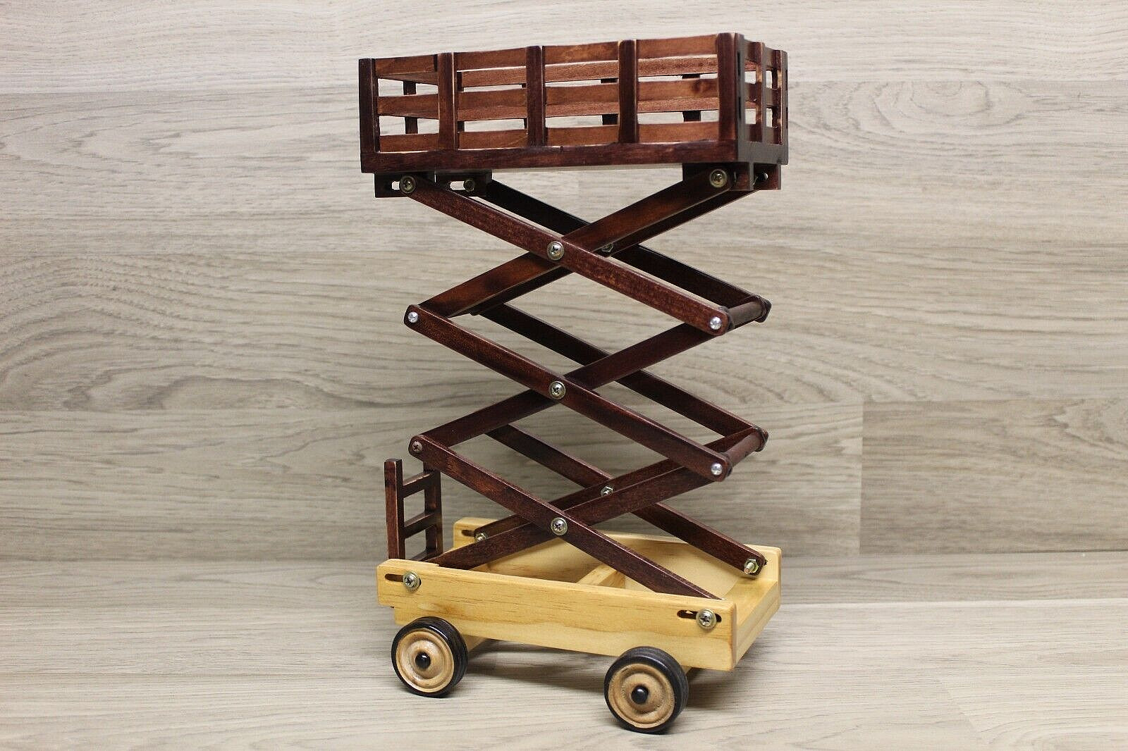 Wooden Model Construction Scissor Lift Man Lift Novelty Decoration Size in Photo