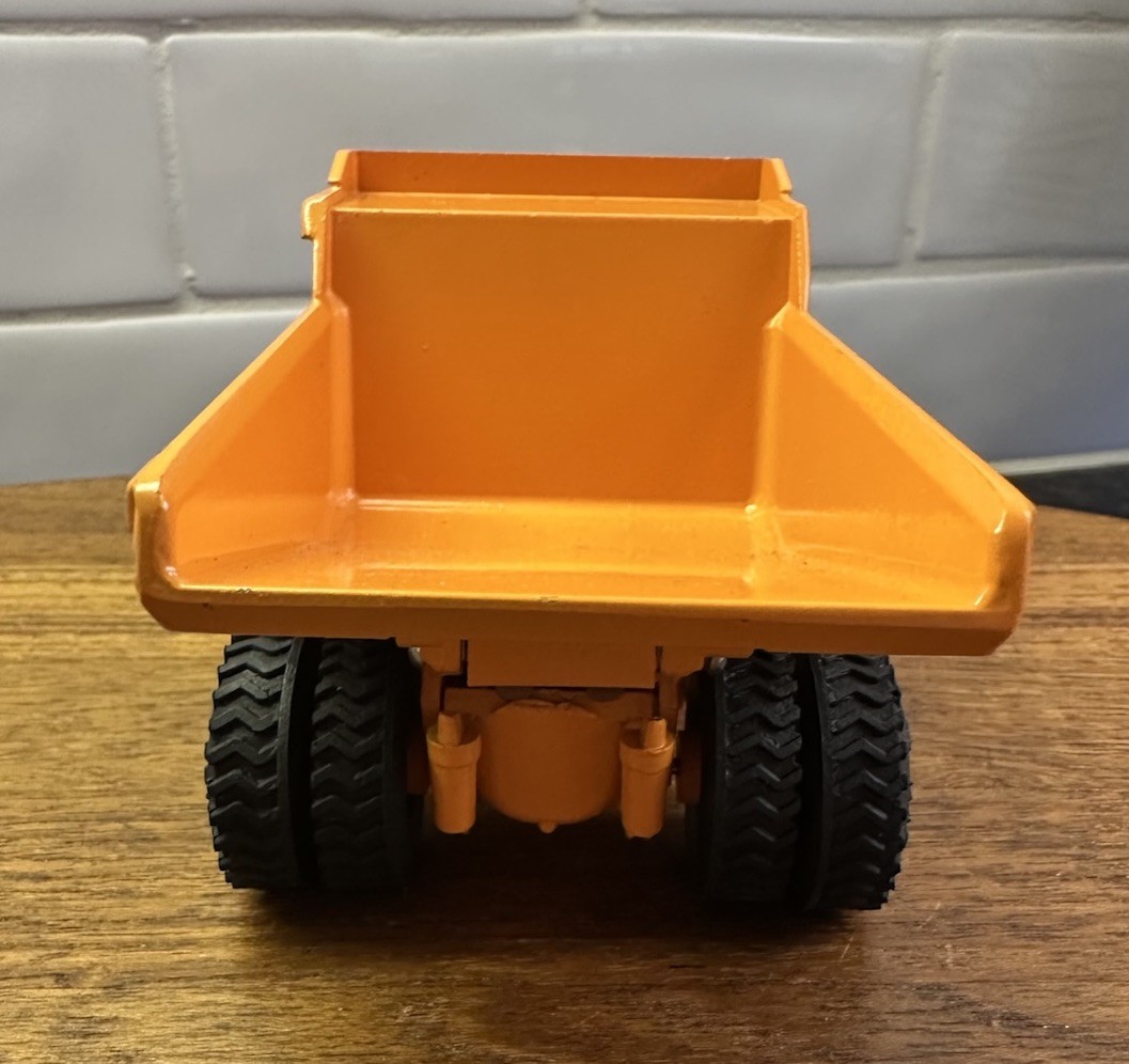 Yonezawa Toys T-56 DIAPET Komatsu HD320-2 Dump Truck #08-0382 w/Orig Box 1:60