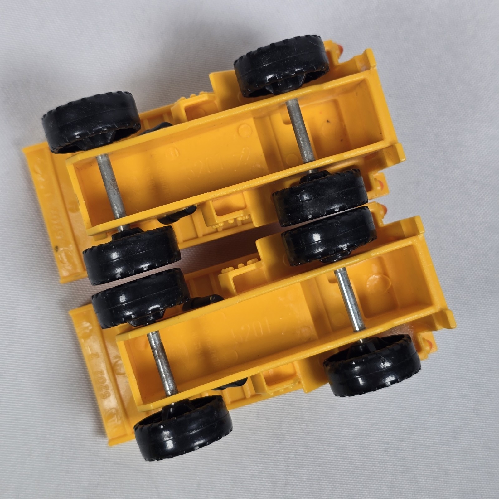 1995 TOY STATE INDUSTRIAL CATERPILLAR BULLDOZER Non Working W 2 Mini Dump Trucks