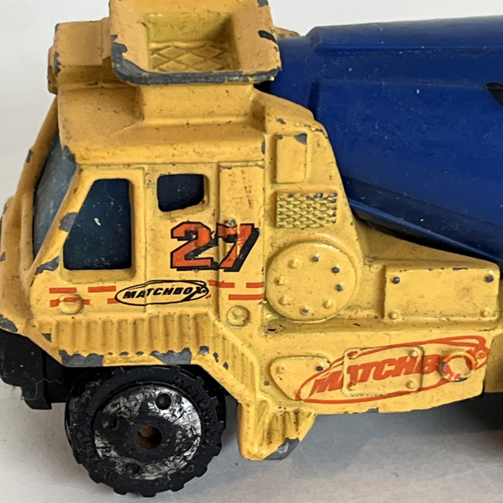 Matchbox 27 Cement Mixer Yellow and Blue 2000 Loose Mixer Works
