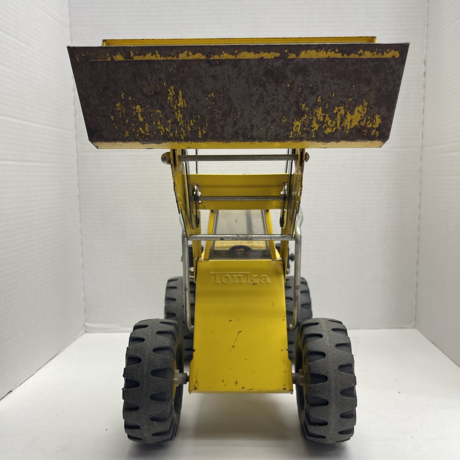 1967 Mighty Tonka Loader (1909) COMPLETE and WORKS NOT BAD!!!