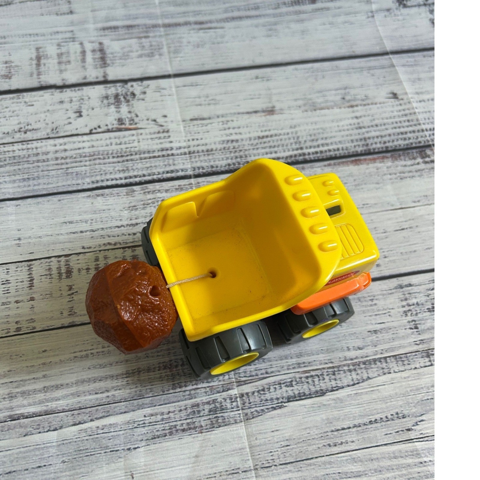 VTG 2002 Playskool Rumbling Dump Truck Construction Vehicle Shaking Boulder