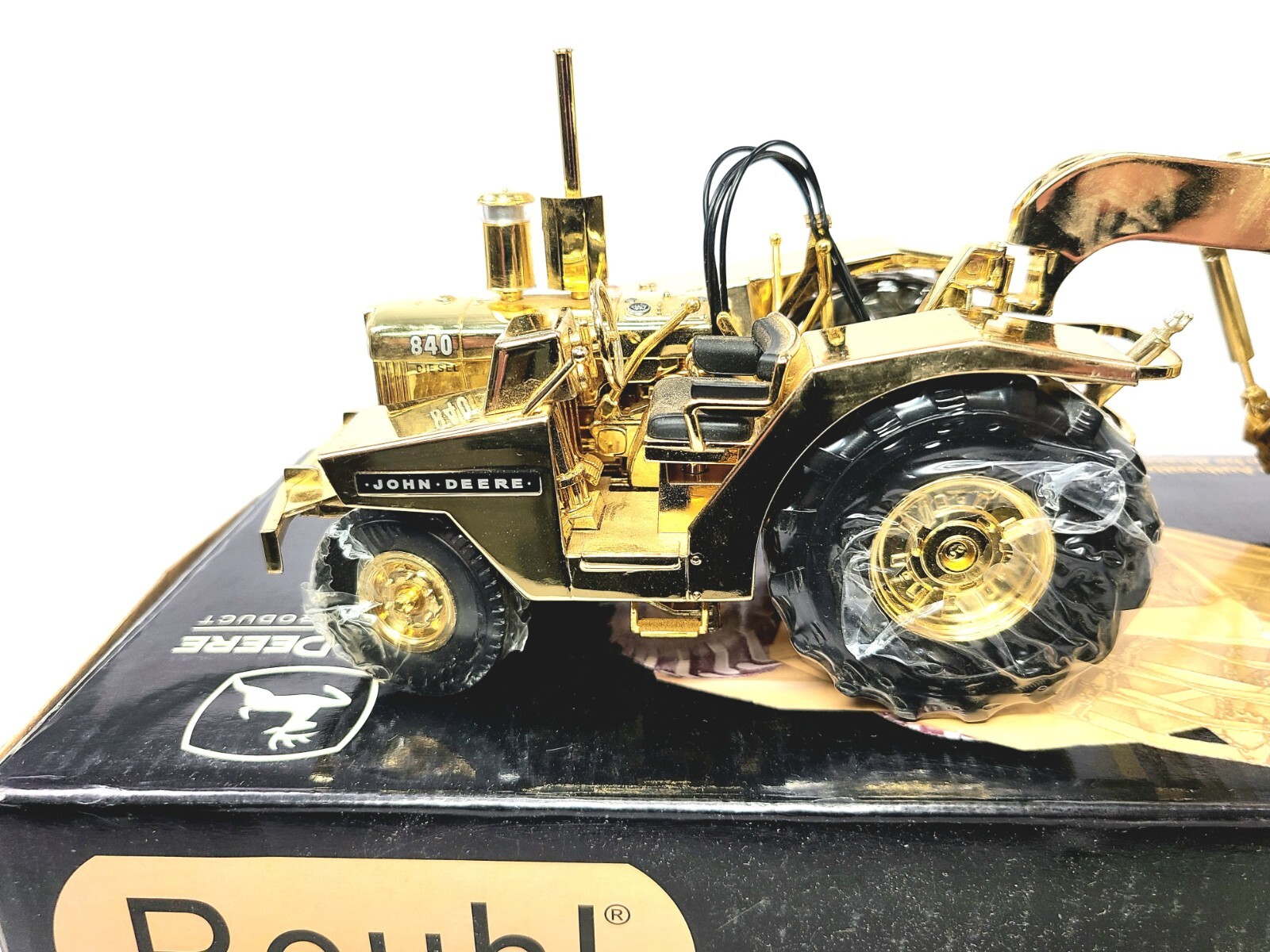 John Deere 840 Diesel with 400 Scraper – Gold Reuhl 1:24 Scale Model #JD840/400G