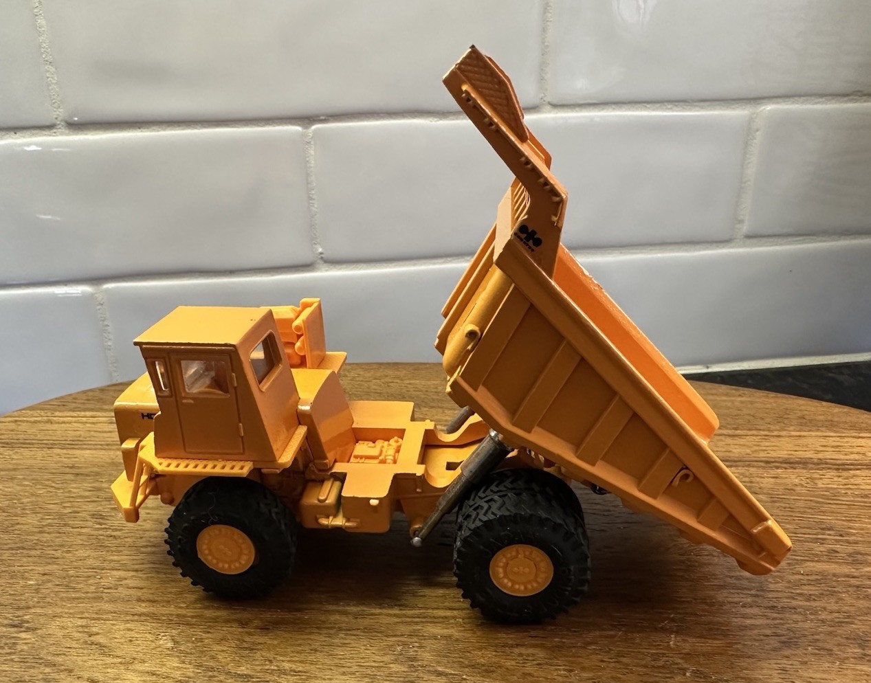 Yonezawa Toys T-56 DIAPET Komatsu HD320-2 Dump Truck #08-0382 w/Orig Box 1:60