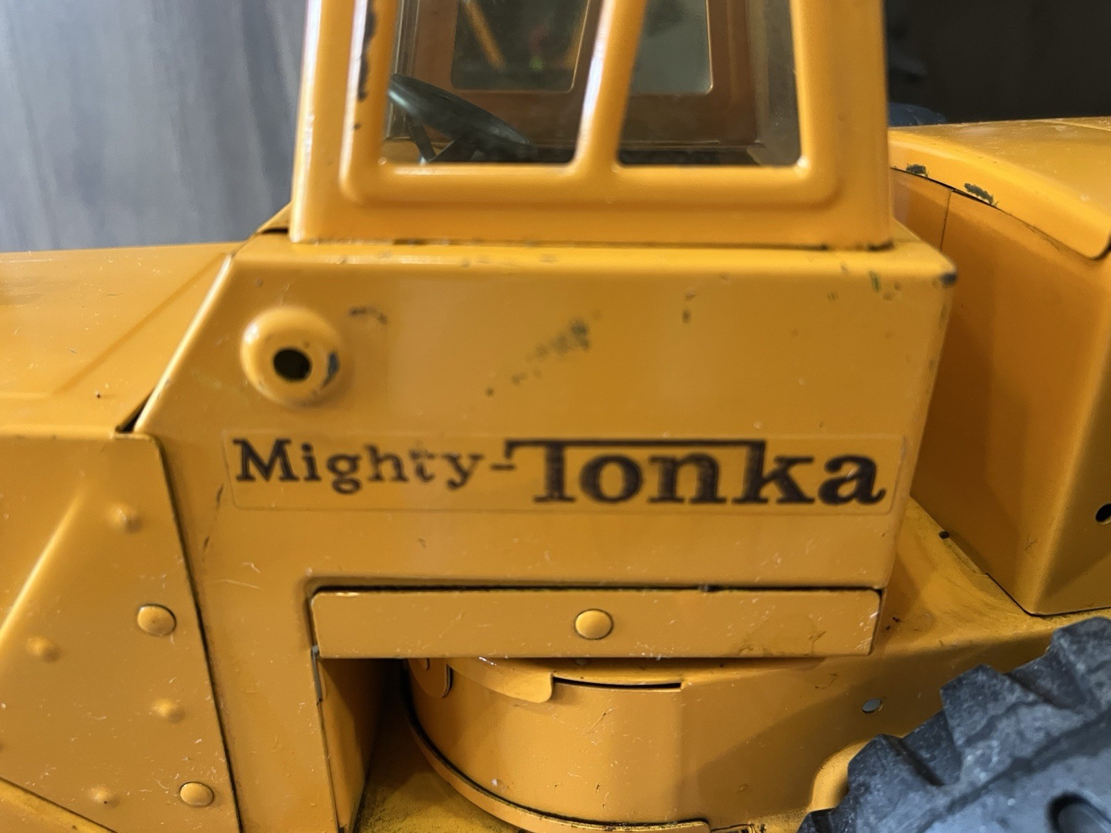 1974-75 Mighty Tonka Grader with side blade orange played with condition