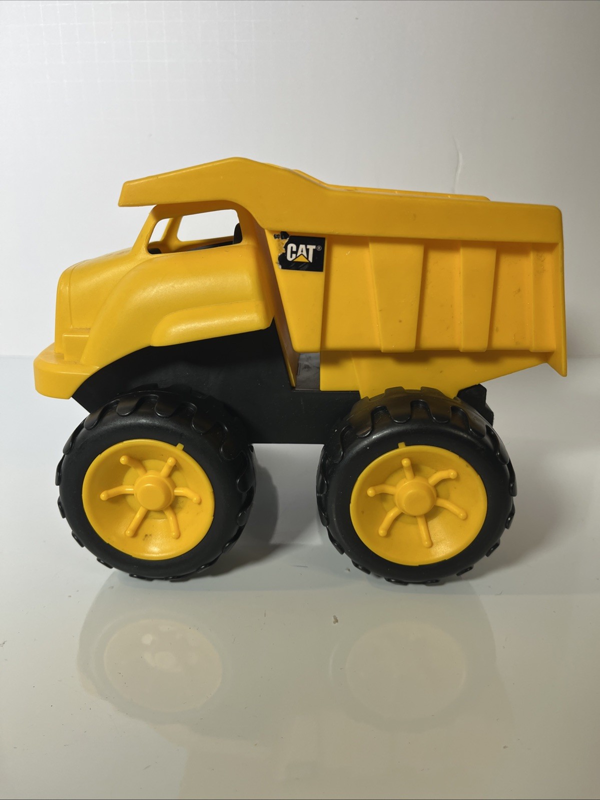 TOY CAT DUMP TRUCK Yellow Plastic Toy, 8&Prime; Long
